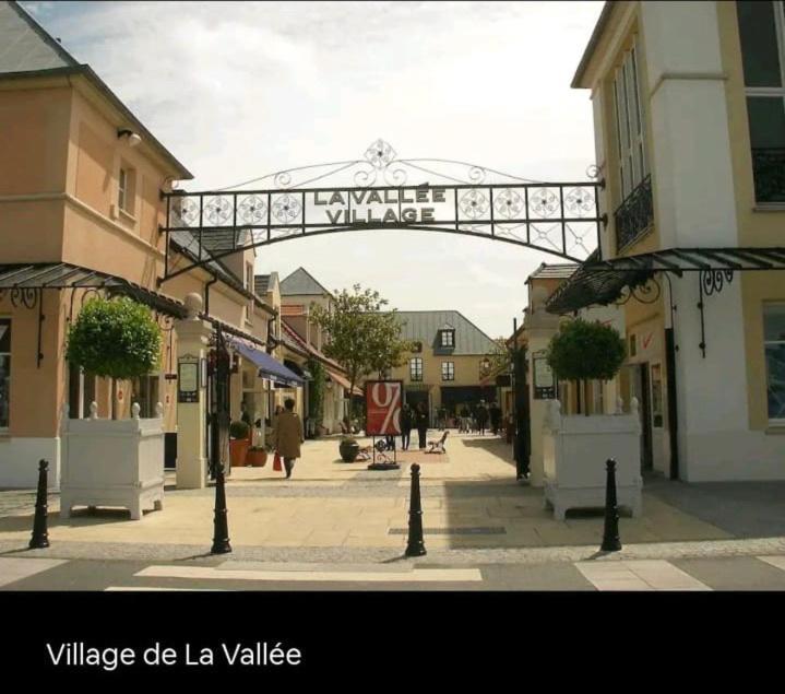 שסי Sweet Appartement Disneyland Paris Parking 300M Station Val D'Europe מראה חיצוני תמונה